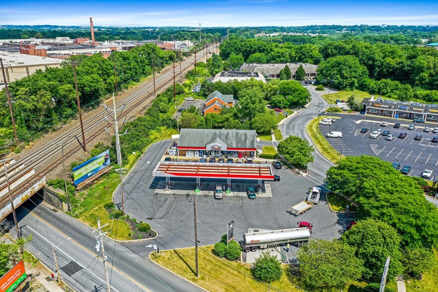 806 New Holland Ave, Lancaster, PA 17602 Convenience Store For Sale