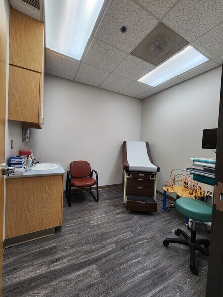 More Photos Of 1649 S Huron St, Ypsilanti Medical For Lease