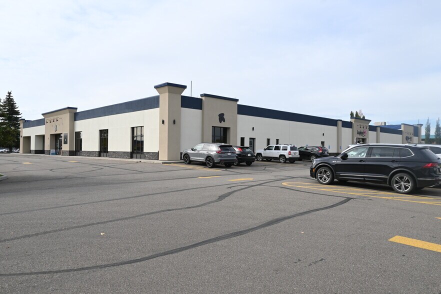 More Photos Of 2810 Bremner Ave, Red Deer Storefront For Sale