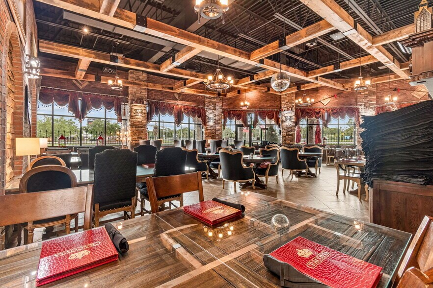 More Photos Of 3007 Commercial Way, Spring Hill Restaurant For Sale
