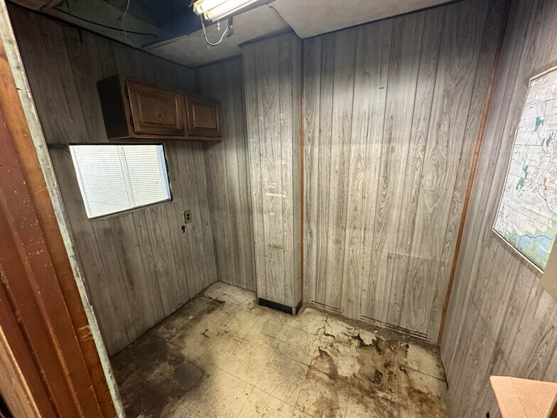 More Photos Of 3516 Elmport Rd, Bridgeport Storefront Retail Office For Sale