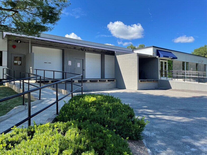 More Photos Of Northern Westchester Executive Park, Yorktown Heights Flex For Lease