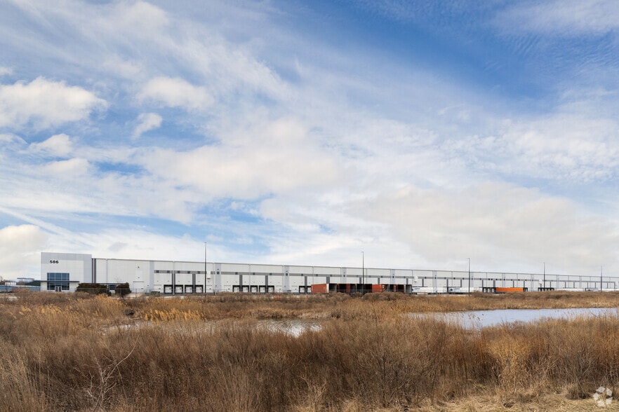 More Photos Of 586 Gulf Ave, Staten Island Distribution For Lease