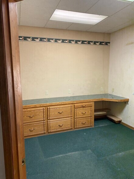 More Photos Of 22412 Perry Hwy, Zelienople Unknown For Lease