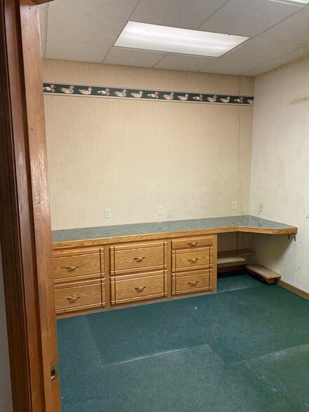 More Photos Of 22412 Perry Hwy, Zelienople Unknown For Lease