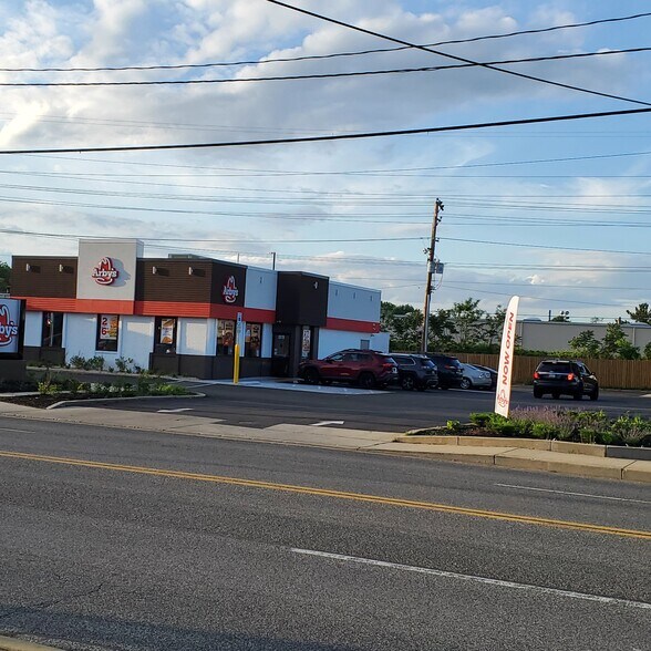 More Photos Of 1972 West St, Annapolis Fast Food For Sale