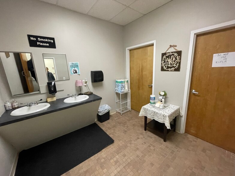 More Photos Of 70-90 Main St, Chicopee Unknown For Lease