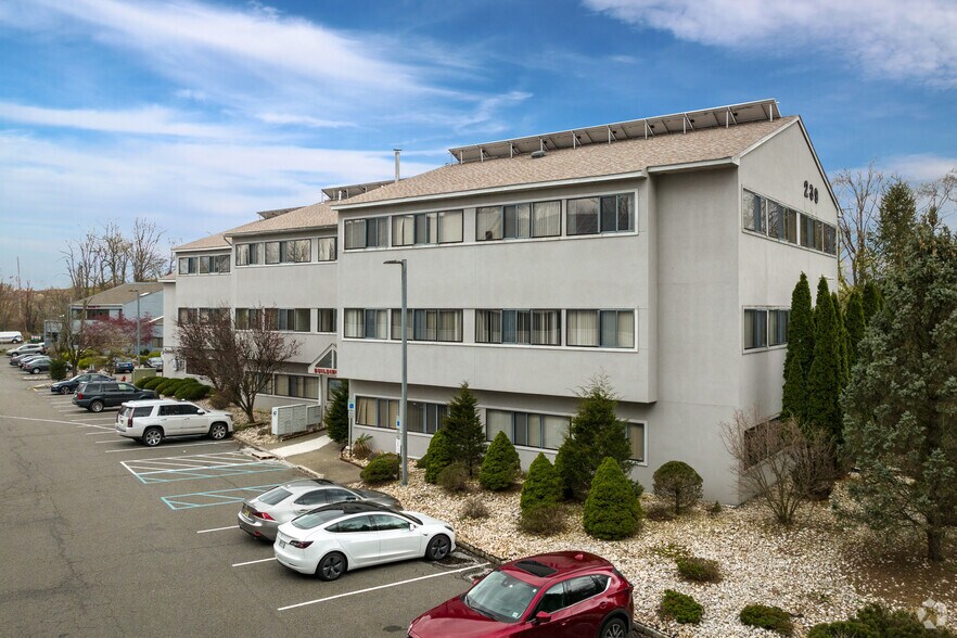 More Photos Of 239 New Rd, Parsippany Office For Lease