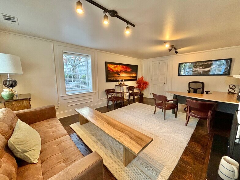 More Photos Of 184 Duke of Gloucester St, Annapolis Office Residential For Lease