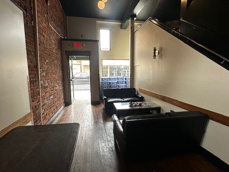 More Photos Of 7 S High St, Belleville General Retail For Sale