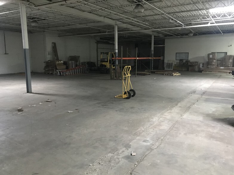 More Photos Of 14501 Industrial Ave, Maple Heights Manufacturing For Lease