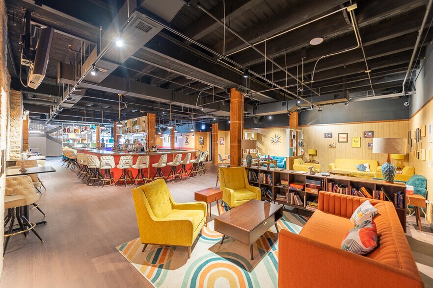 More Photos Of 1501 N Kingsbury St, Chicago General Retail For Lease