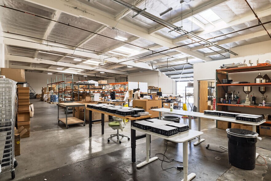 More Photos Of 3400 Susan St, Santa Ana Manufacturing For Lease