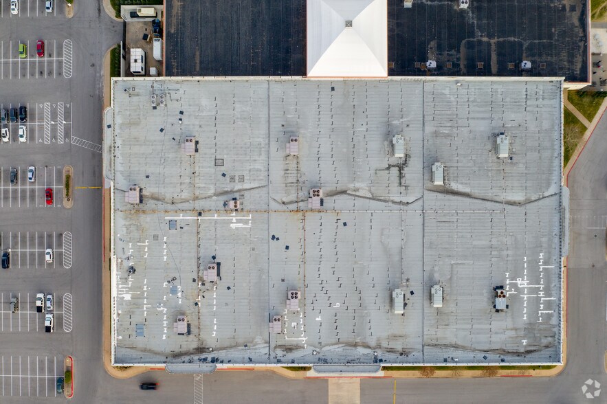 More Photos Of 14002 E 21st St, Tulsa Unknown For Lease