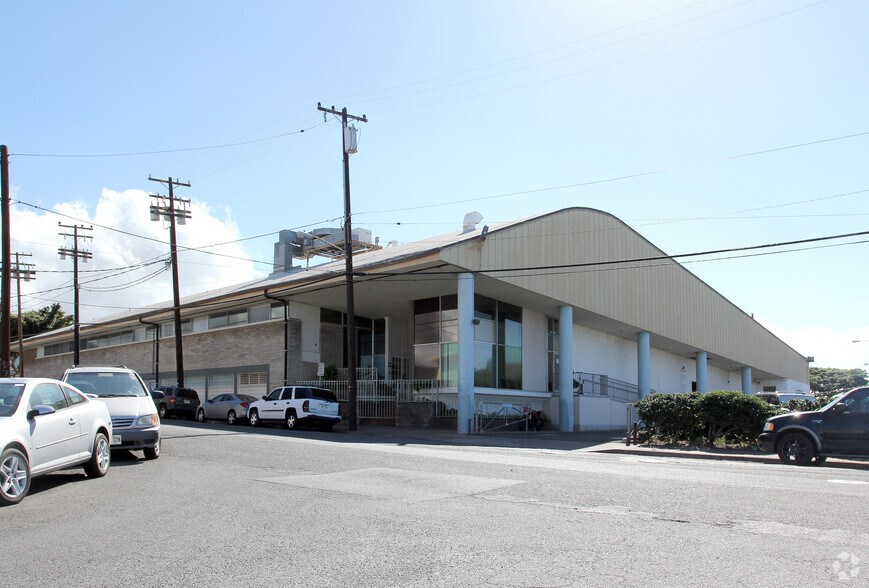 More Photos Of 2200 Kamehameha Hwy, Honolulu General Retail For Lease