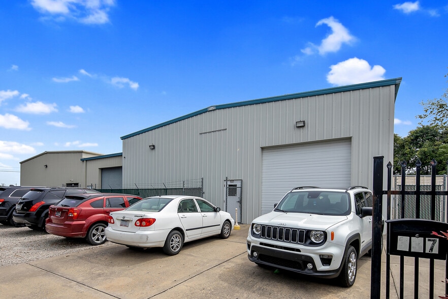 More Photos Of 335-337 McMillan St, Fayetteville Warehouse For Sale
