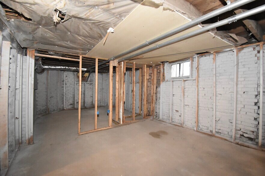 More Photos Of 855 Liberty St, Springfield Apartments For Sale