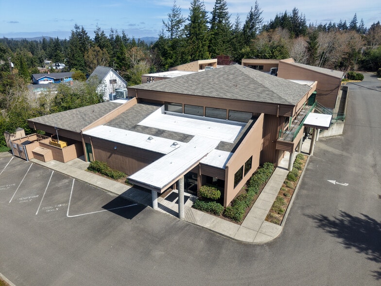 More Photos Of 2699 N 17th St, Coos Bay Medical For Sale