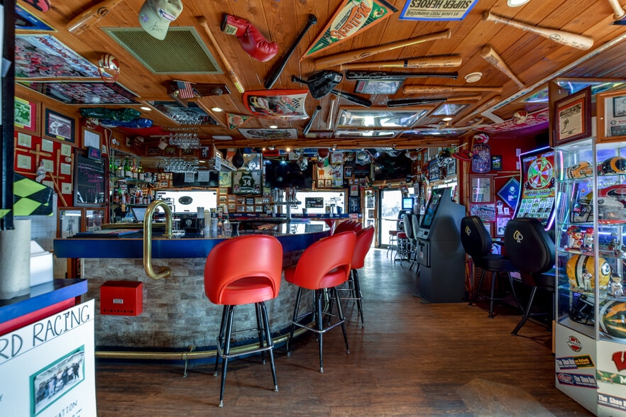 More Photos Of 10267 US Highway 14, Mazomanie Sports And Entertainment For Sale