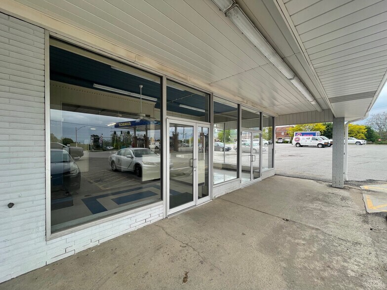 More Photos Of 4250-4332 Sunset Blvd, Steubenville Unknown For Lease