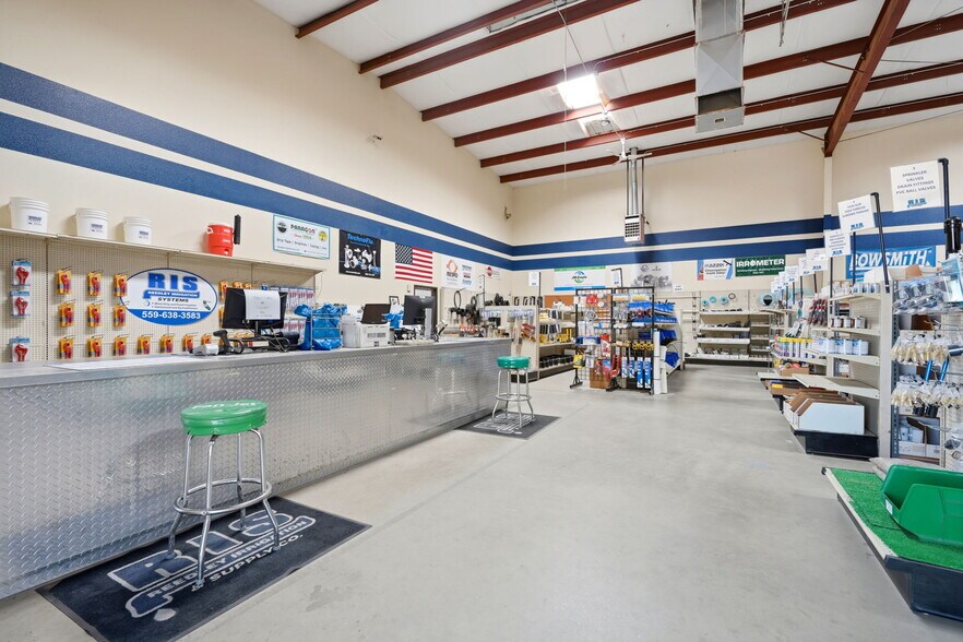 More Photos Of 1260 Buttonwillow Ave, Reedley Warehouse For Sale