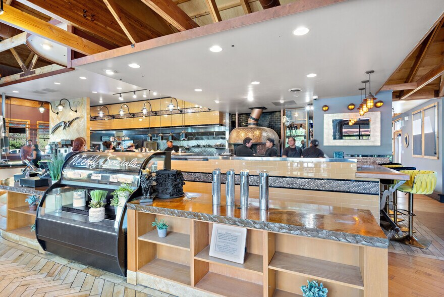 More Photos Of 14886 S Traverse Ridge Rd, Draper Restaurant For Sale