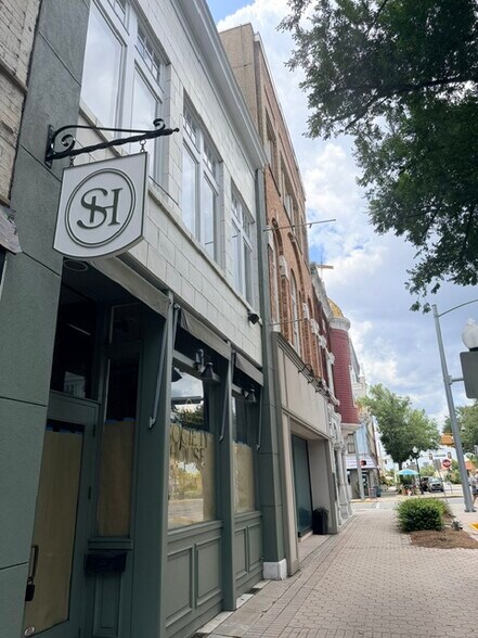 More Photos Of 128-130 N Patterson, Valdosta Storefront Retail Office For Sale
