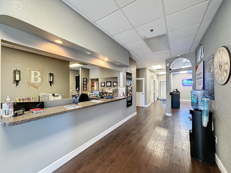 More Photos Of 224 Mariner Blvd, Spring Hill Medical For Sale