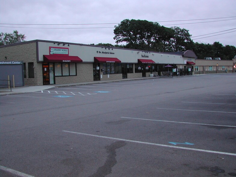 More Photos Of 36-76 Vanderbilt Ave, Norwood Storefront For Lease