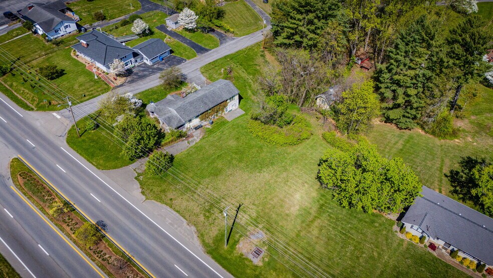 More Photos Of 1203 E Jackson Blvd, Jonesborough Office Residential For Sale