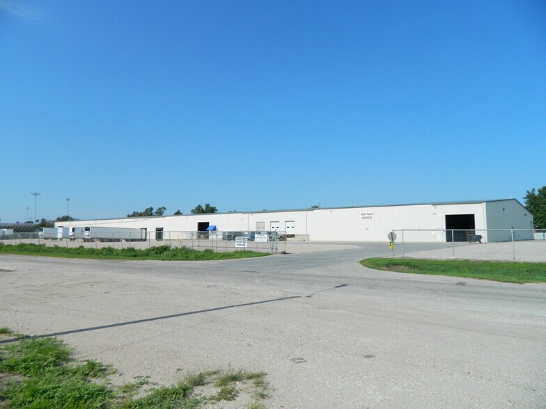 More Photos Of 505-515 S Main St, Fremont Warehouse For Lease