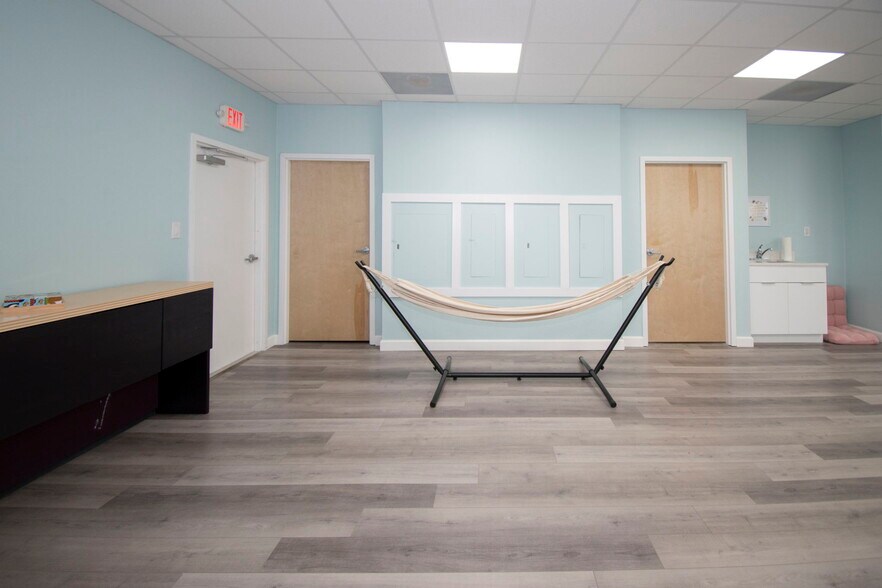 More Photos Of 4535 Tamiami Trl, Port Charlotte Office For Lease