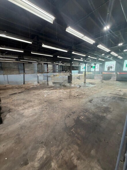 More Photos Of 609 South Blvd, Evanston Warehouse For Lease