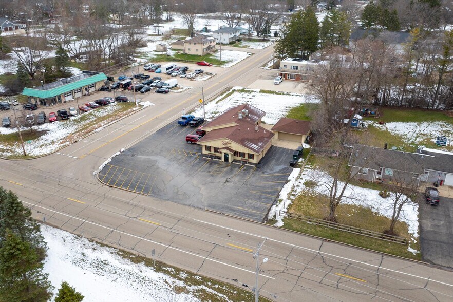 More Photos Of 6290 S Martin Rd, New Berlin Restaurant For Sale