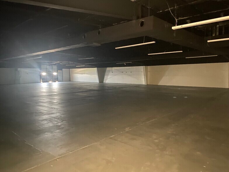 More Photos Of 455 Klutey Park Plaza Dr, Henderson Light Distribution For Sale