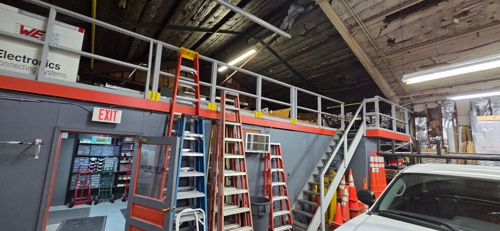 More Photos Of 2431 E River Rd, Dayton Warehouse For Sale