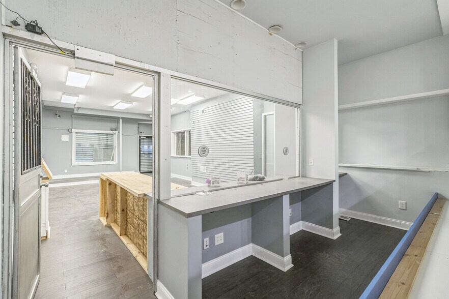 More Photos Of 1835 W 4th St, Wilmington Restaurant For Sale