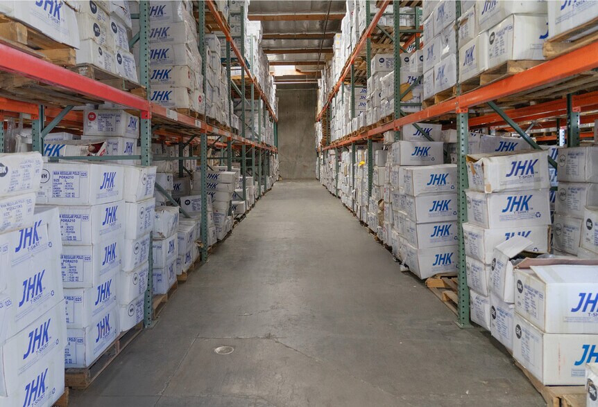 More Photos Of 4711 S Alameda St, Vernon Manufacturing For Lease