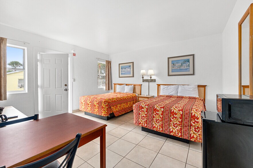 More Photos Of 801 Ridgewood Ave, Holly Hill Hotel For Sale