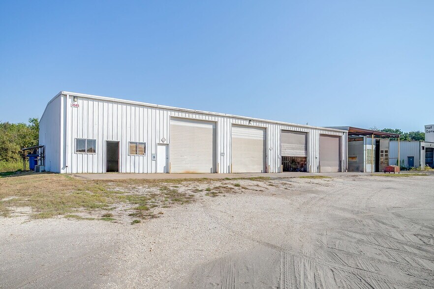 More Photos Of 3550 N Main St, Cleburne Industrial For Sale