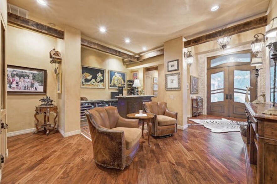 More Photos Of 2305 Barton Creek Blvd, Austin Apartments For Sale