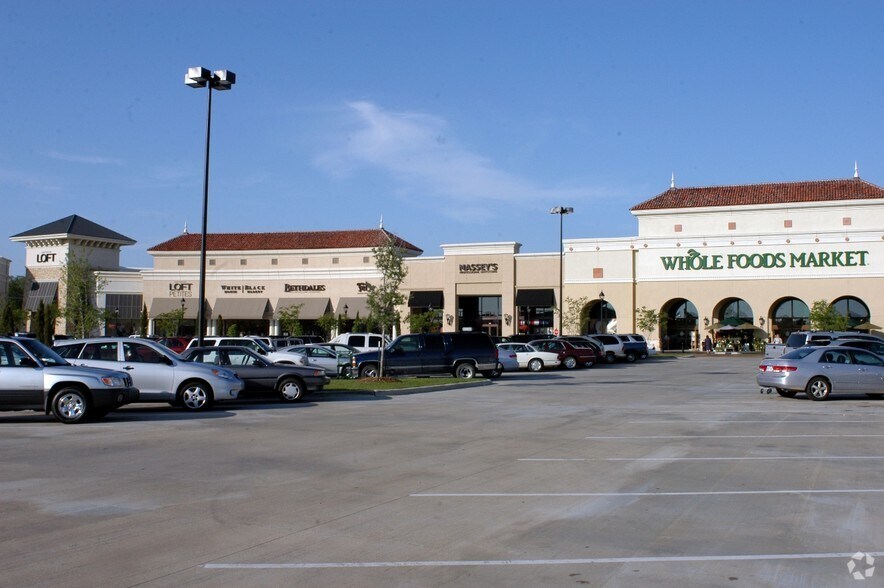 More Photos Of 7450 Jefferson Hwy, Baton Rouge General Retail For Lease