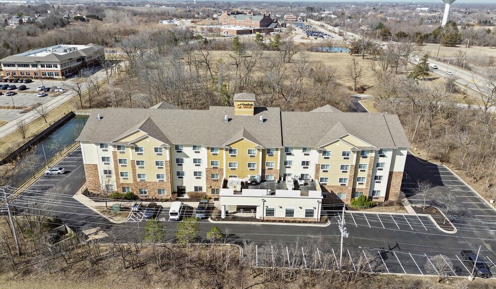 More Photos Of 1775 E Belvidere Rd, Grayslake Hotel For Sale