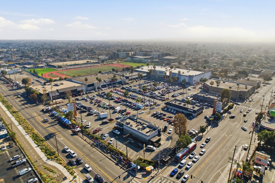 More Photos Of 5852 S Vermont Ave, Los Angeles Unknown For Lease