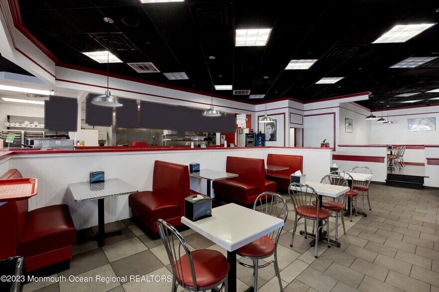 More Photos Of 231-263 Main St, Matawan Storefront For Sale