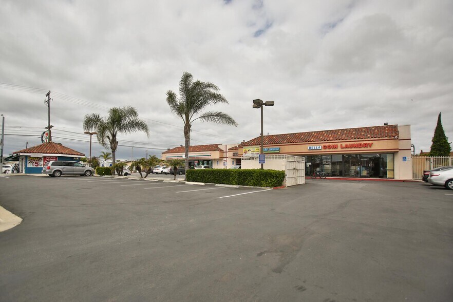 More Photos Of 13450-13472 Goldenwest St, Westminster Convenience Store For Sale