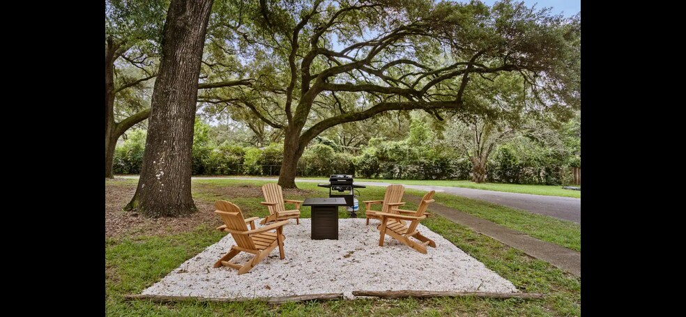 More Photos Of 2001 N 61st Ave, Pensacola Apartments For Sale