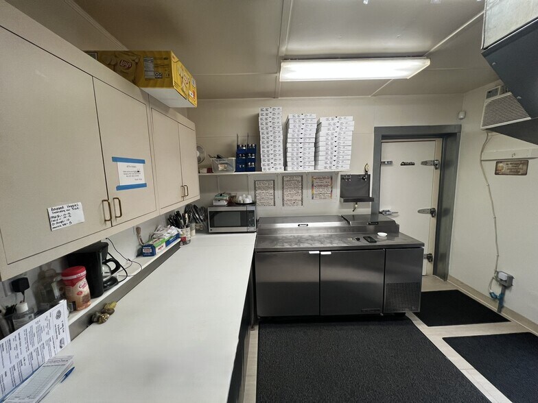 More Photos Of 7405/7409 Wayne Trce, Fort Wayne Storefront Retail Residential For Sale