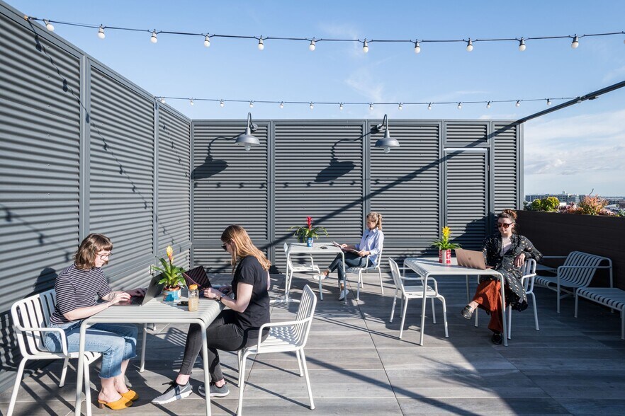 More Photos Of 1019 E 4th Pl, Los Angeles Loft Creative Space For Lease