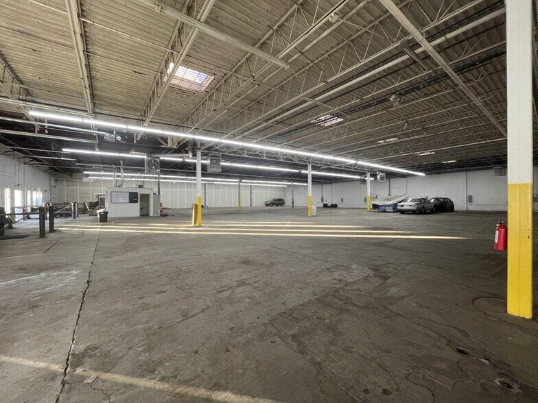 More Photos Of 869-885 Pierce Butler Rt, Saint Paul Light Manufacturing For Lease